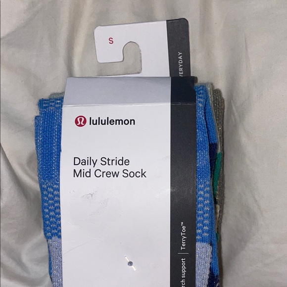 lululemon athletica Daily Stride Mid Crew Sock 3 Pack - Picture 2 of 6